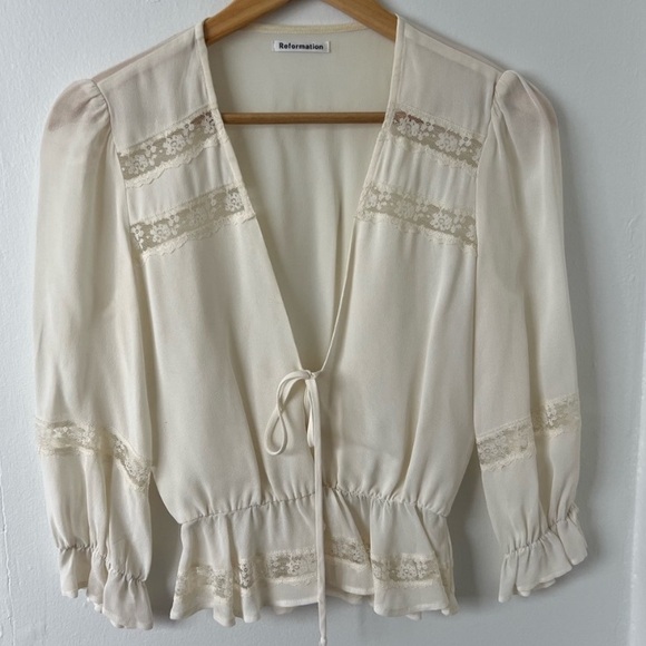 Reformation deep v blouse with tie - Picture 6 of 7